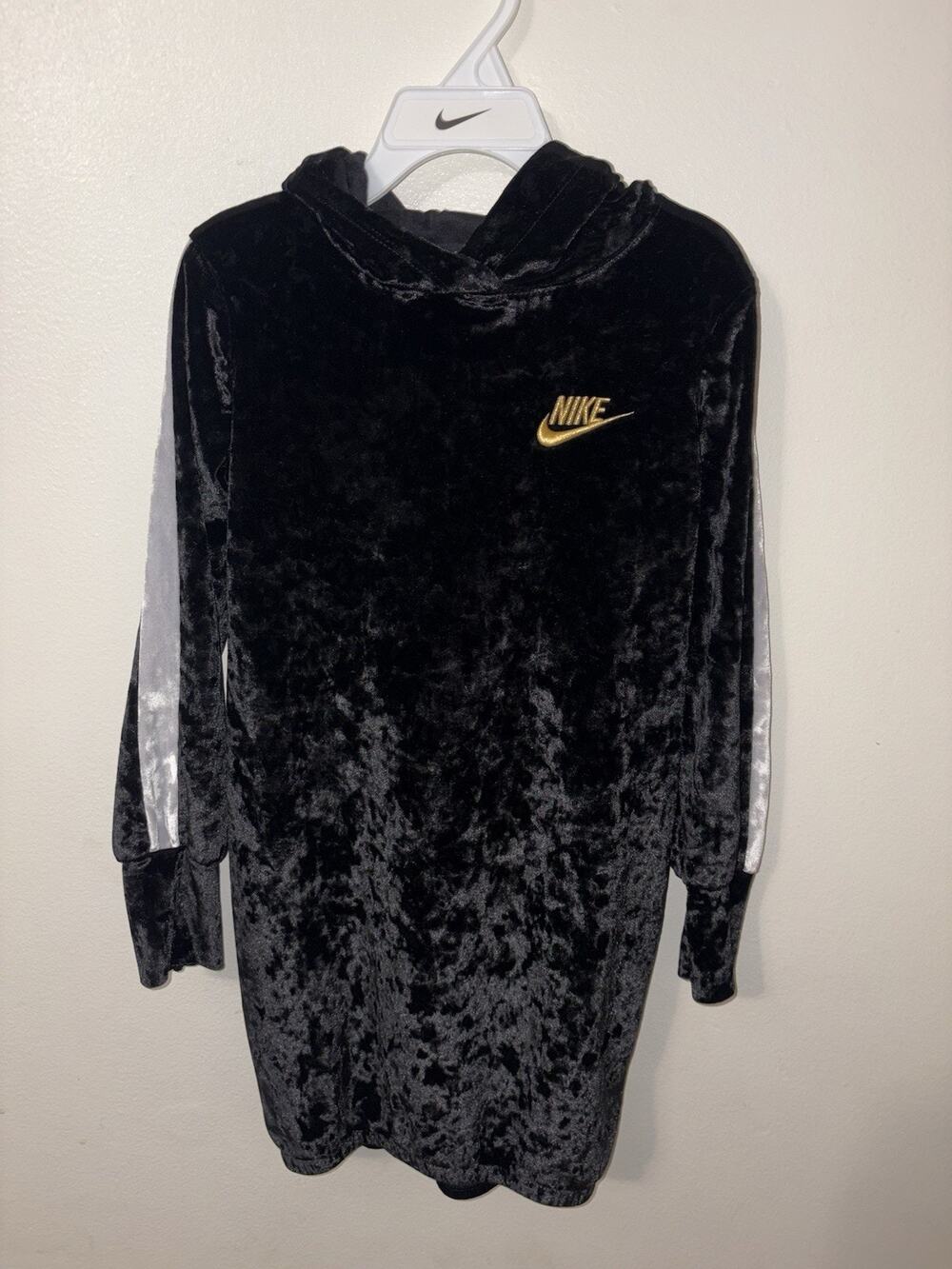Nike Girls Size 6 Black Velour Hooded Dress Long Sleeve 5-6 Years